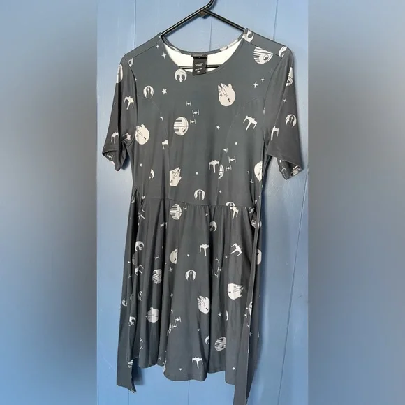 NWOT Her Universe Exclusive Star Wars Icons Tie Front Dress - Picture 3 of 7